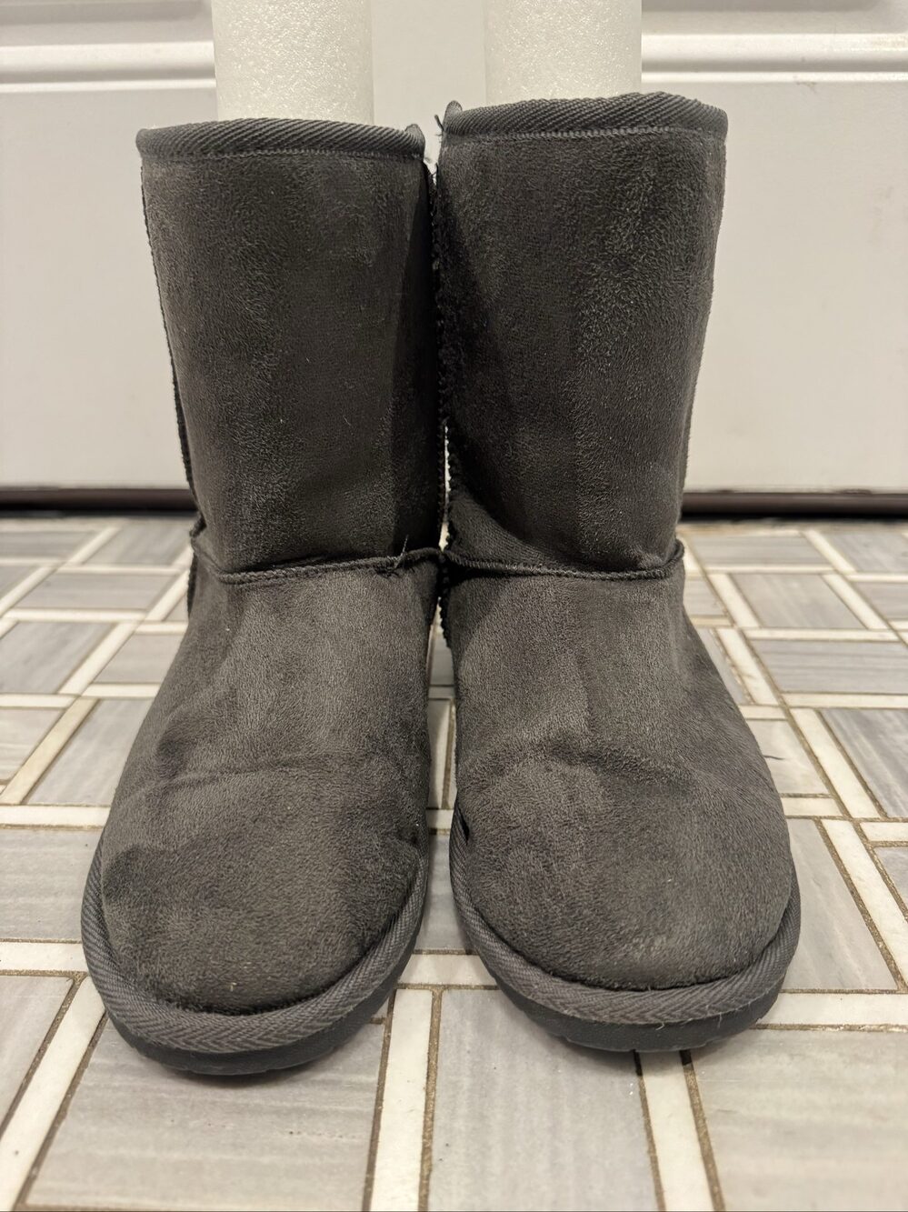 Women’s DAWGS 9-Inch Microfiber Faux Fur Winter Boots - Black - Size 8